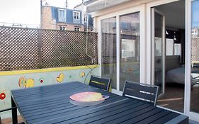 Cosy Apartment With Balcony In The Heart Of Paris